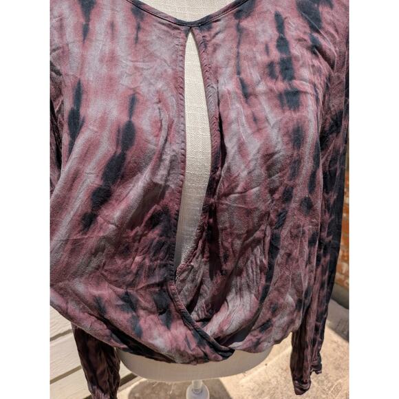 Revolve Young Fabulous and Broke Tie Dye Jayden V-Neck Blouse Womens Size Medium - Picture 3 of 6
